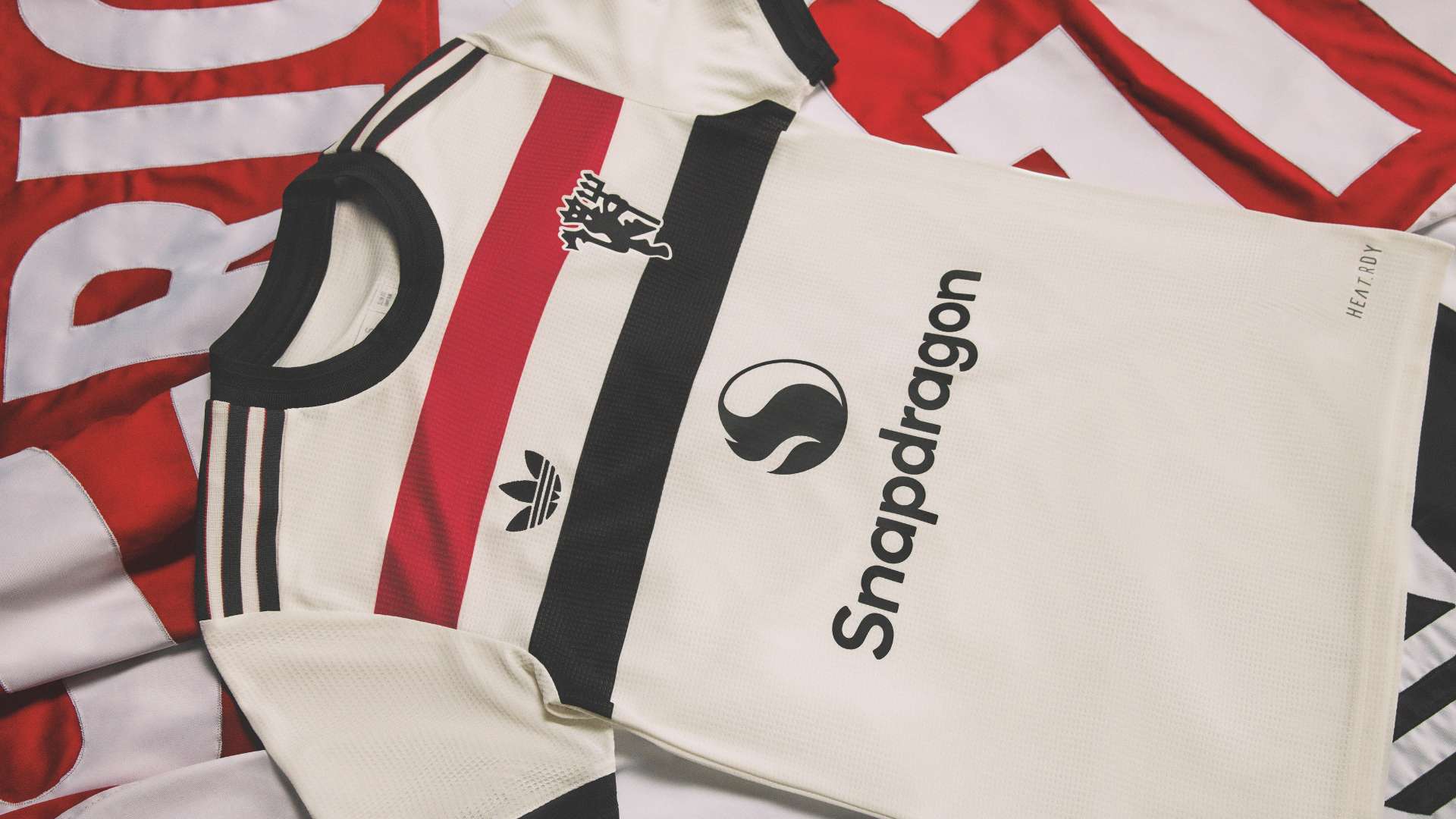 展现了极高 展现了极高